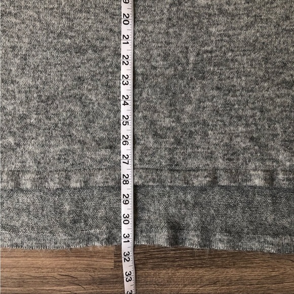 H&M Slit Sweater. - Picture 6 of 9